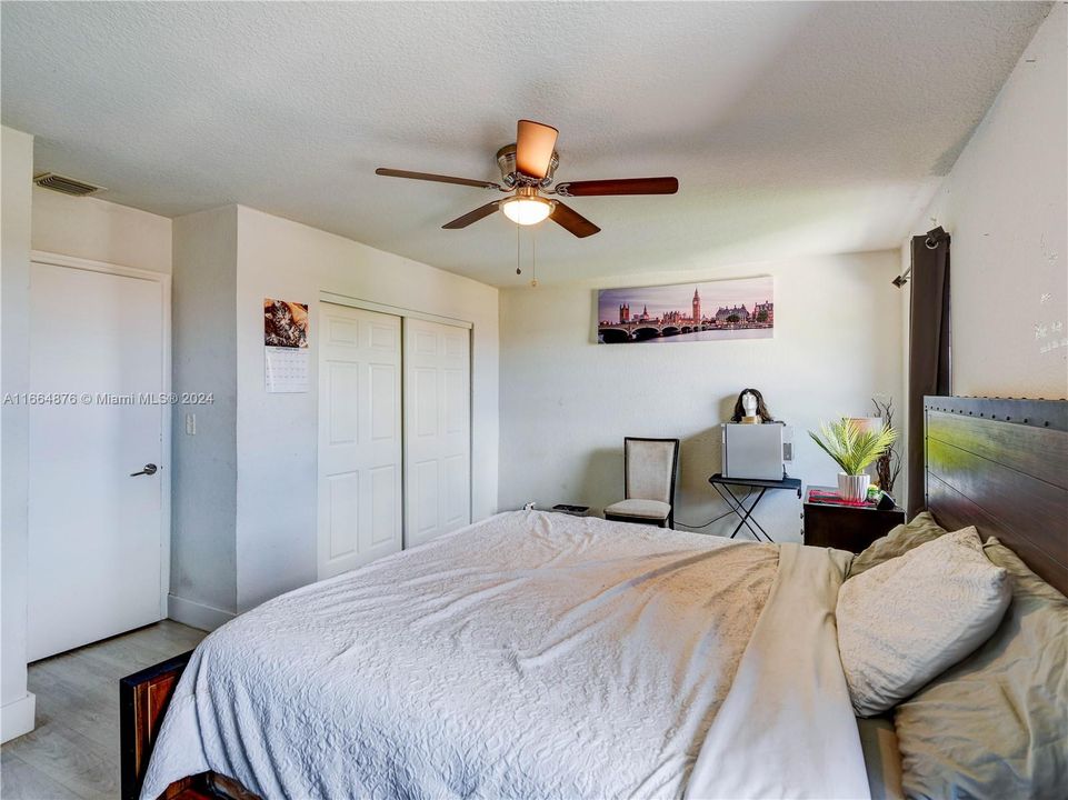 For Sale: $320,000 (3 beds, 1 baths, 1406 Square Feet)