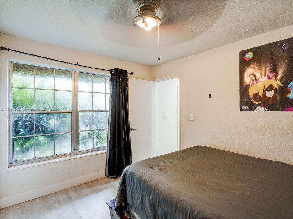 For Sale: $320,000 (3 beds, 1 baths, 1406 Square Feet)