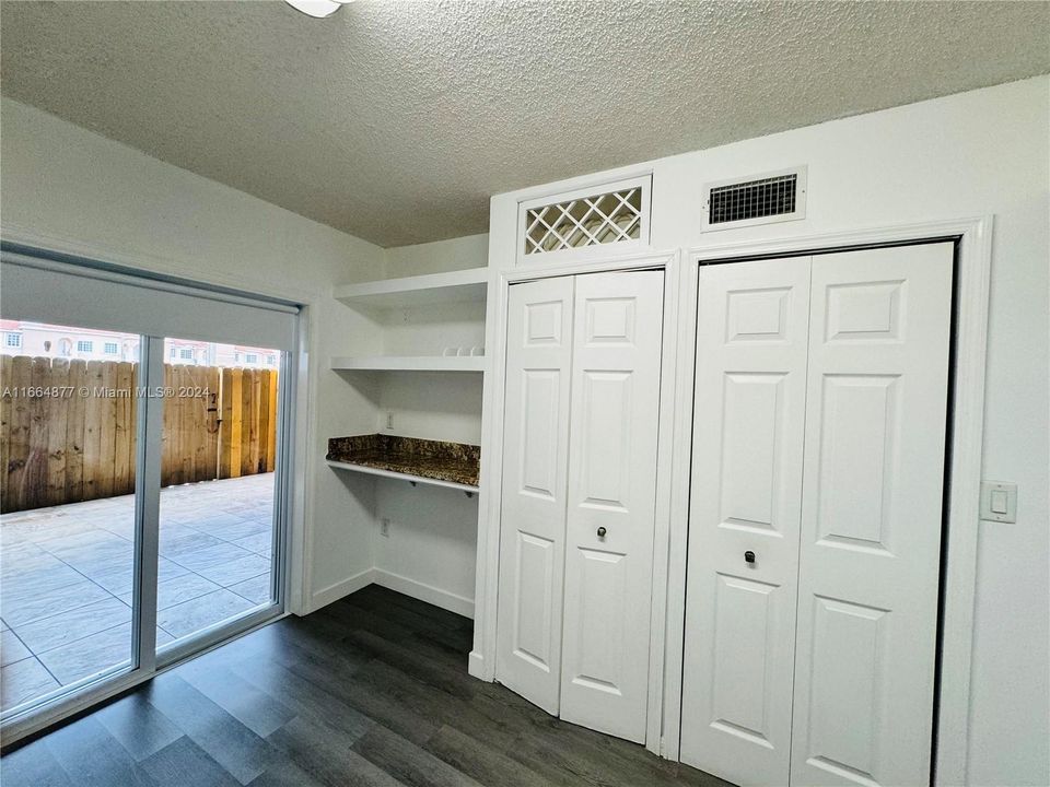 For Rent: $2,800 (2 beds, 2 baths, 950 Square Feet)