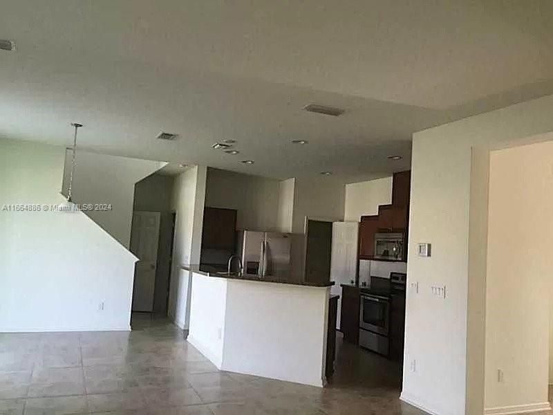 For Rent: $2,800 (4 beds, 2 baths, 0 Square Feet)