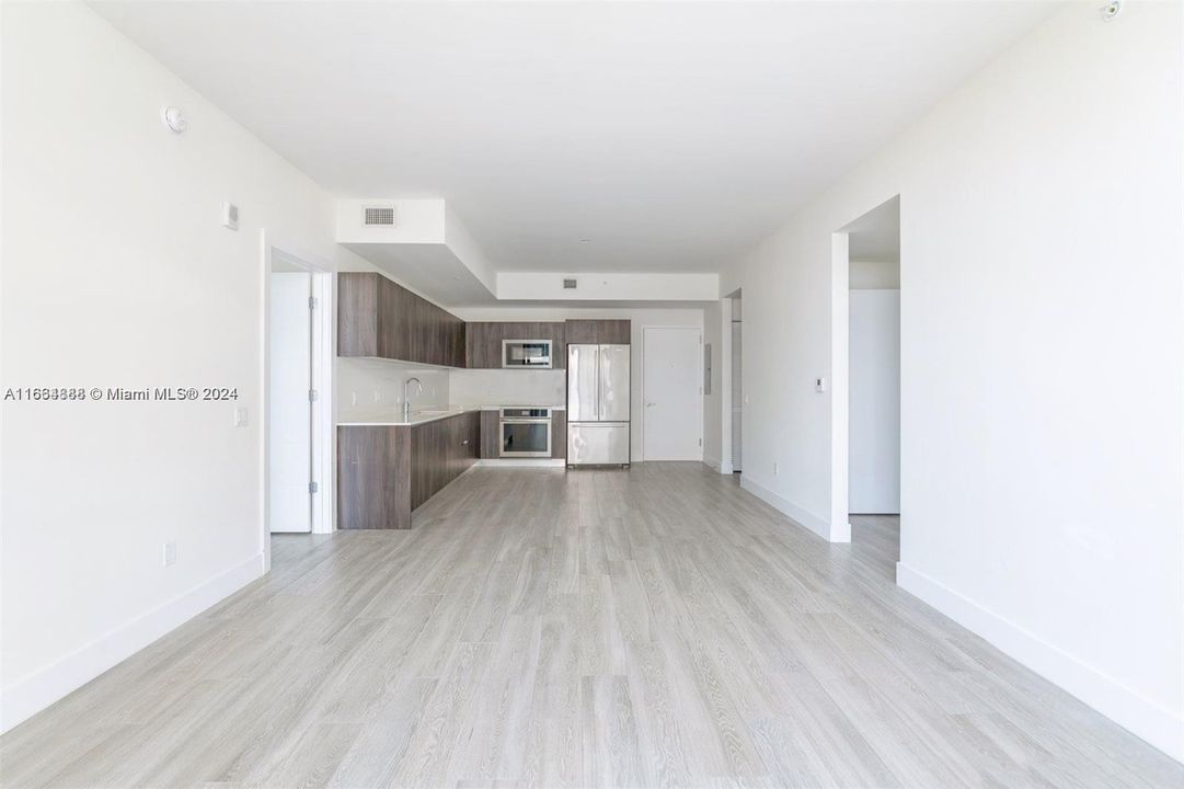 Active With Contract: $4,400 (2 beds, 2 baths, 1095 Square Feet)