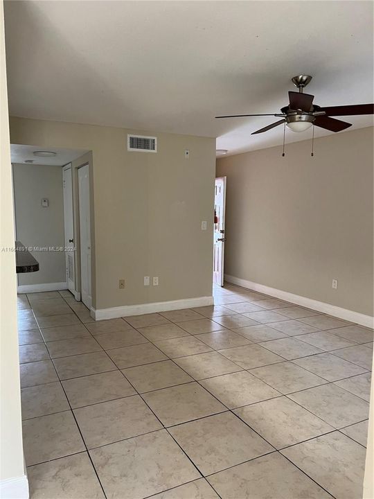 For Rent: $1,744 (1 beds, 1 baths, 834 Square Feet)