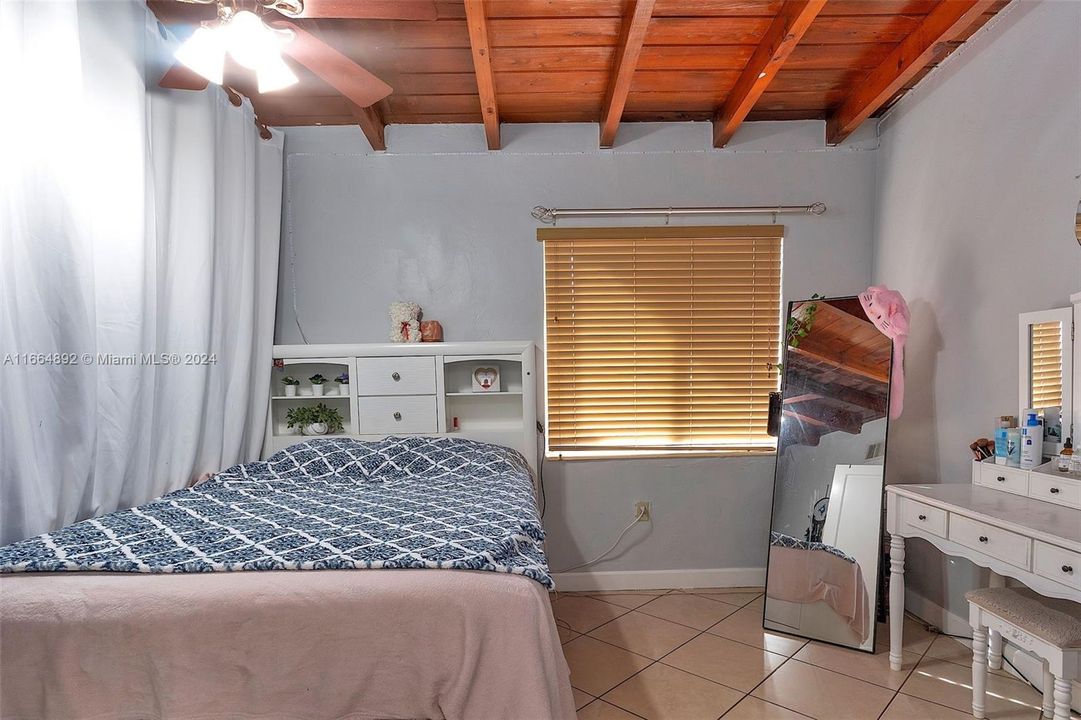 En Venta: $750,000 (3 camas, 1 baños, 1114 Pies cuadrados)