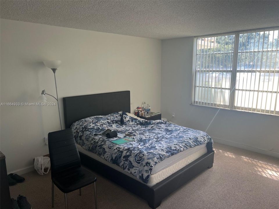 For Sale: $315,000 (2 beds, 2 baths, 1089 Square Feet)