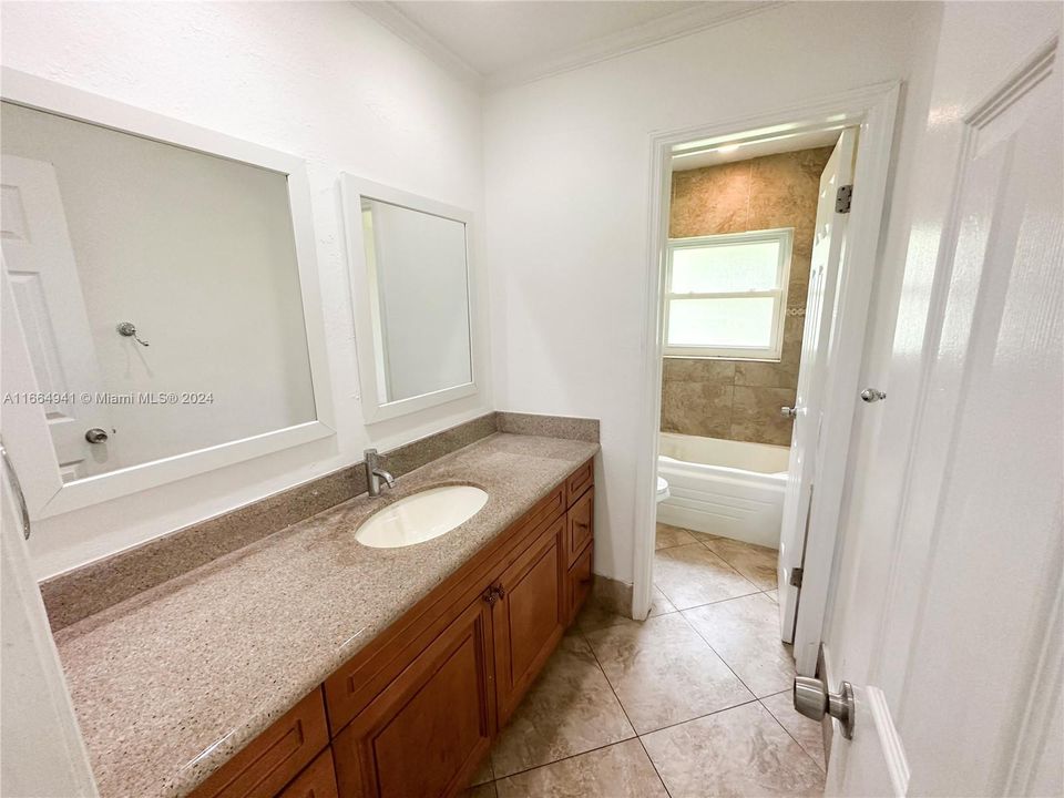 For Rent: $3,800 (3 beds, 2 baths, 1252 Square Feet)