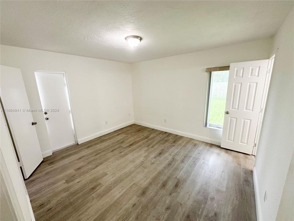 For Rent: $3,800 (3 beds, 2 baths, 1252 Square Feet)