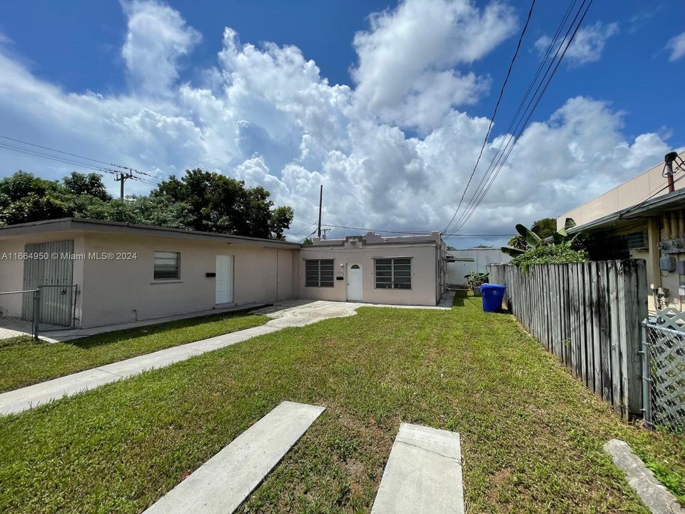 For Sale: $598,000 (3 beds, 2 baths, 1182 Square Feet)