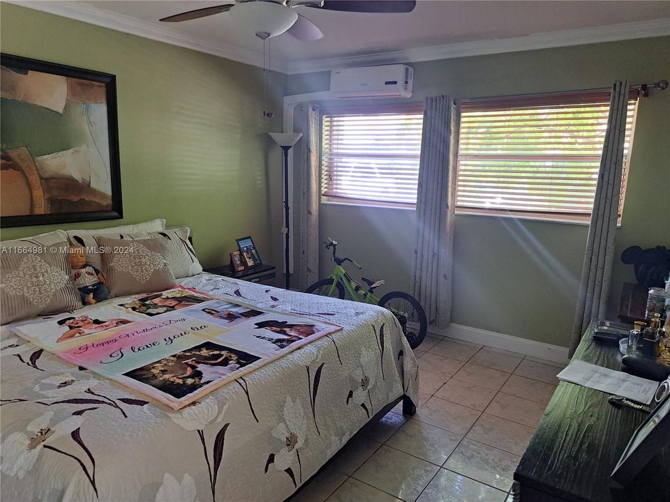 For Sale: $190,000 (2 beds, 1 baths, 938 Square Feet)