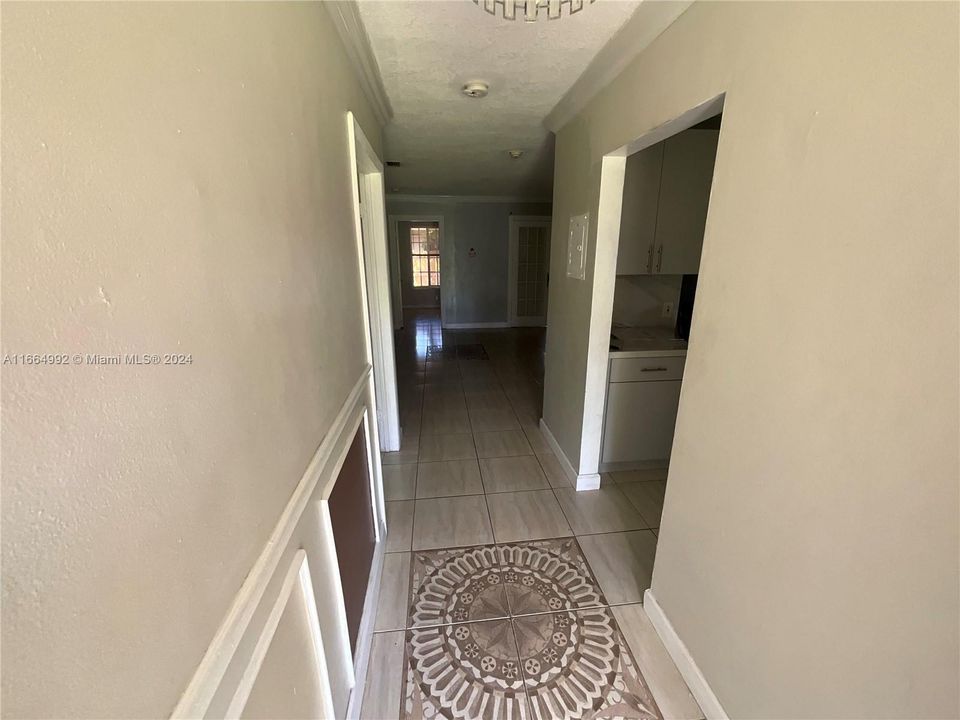 For Rent: $2,800 (3 beds, 2 baths, 6768 Square Feet)