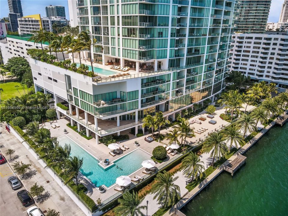 For Sale: $1,650,000 (3 beds, 4 baths, 1698 Square Feet)