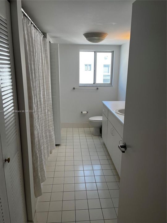 For Rent: $6,150 (1 beds, 1 baths, 1309 Square Feet)