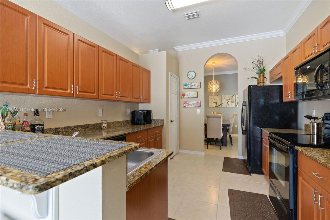 For Sale: $399,990 (3 beds, 2 baths, 1884 Square Feet)