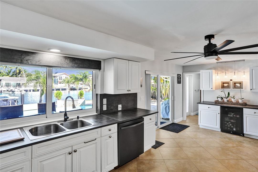 For Sale: $1,899,000 (4 beds, 3 baths, 1924 Square Feet)