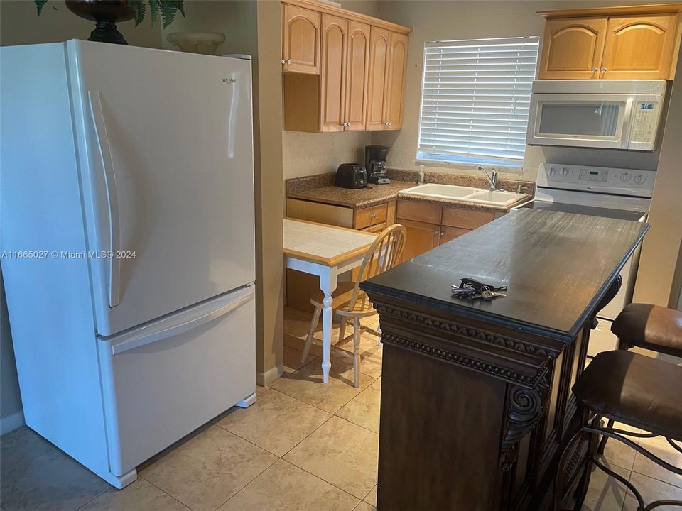 For Rent: $1,600 (1 beds, 1 baths, 600 Square Feet)