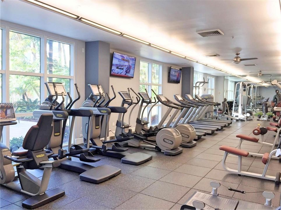 Recientemente alquilado: $3,900 (2 camas, 2 baños, 1049 Pies cuadrados)