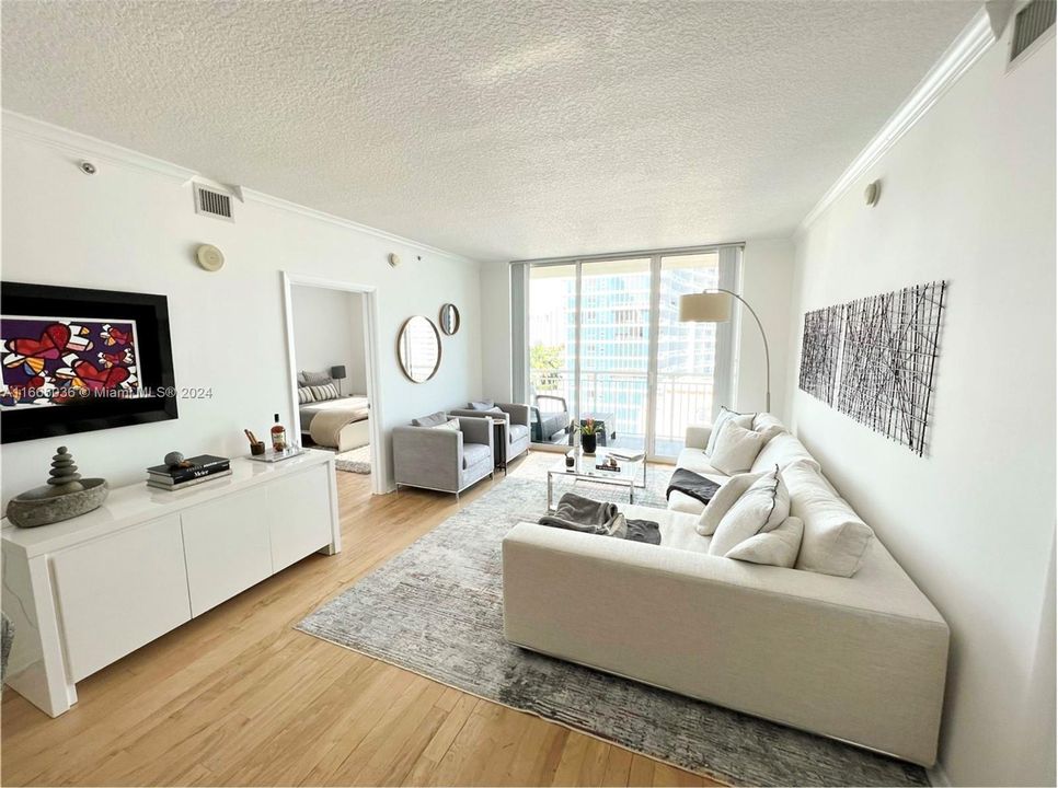 Recientemente alquilado: $3,900 (2 camas, 2 baños, 1049 Pies cuadrados)