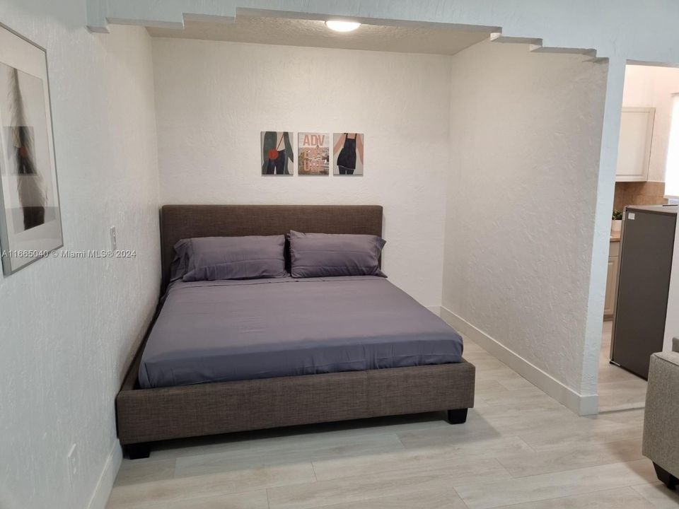 For Rent: $1,800 (1 beds, 1 baths, 450 Square Feet)