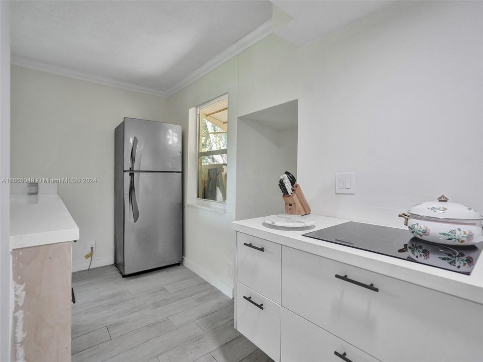 For Sale: $450,000 (2 beds, 2 baths, 860 Square Feet)