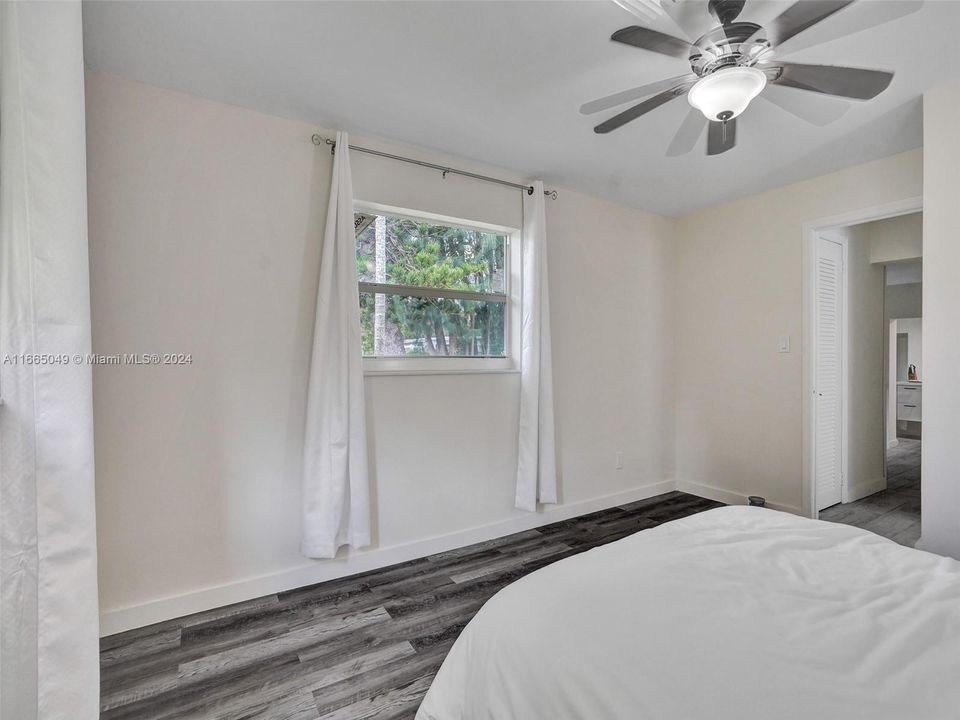 For Sale: $450,000 (2 beds, 2 baths, 860 Square Feet)