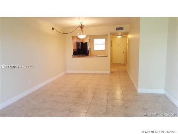 For Rent: $2,100 (2 beds, 2 baths, 956 Square Feet)