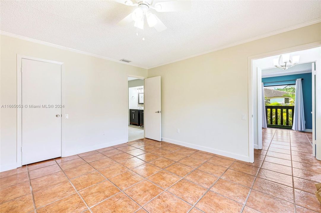 For Sale: $365,000 (2 beds, 2 baths, 1330 Square Feet)