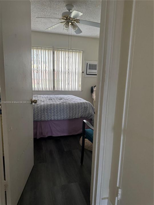 For Sale: $230,000 (1 beds, 1 baths, 580 Square Feet)