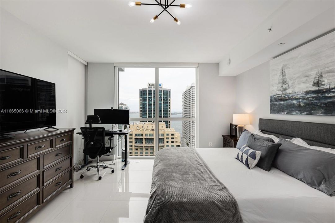 For Sale: $625,000 (1 beds, 1 baths, 905 Square Feet)