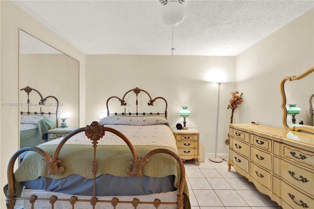 For Sale: $419,500 (2 beds, 2 baths, 1627 Square Feet)