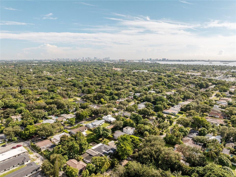 For Sale: $1,275,000 (4 beds, 2 baths, 1865 Square Feet)