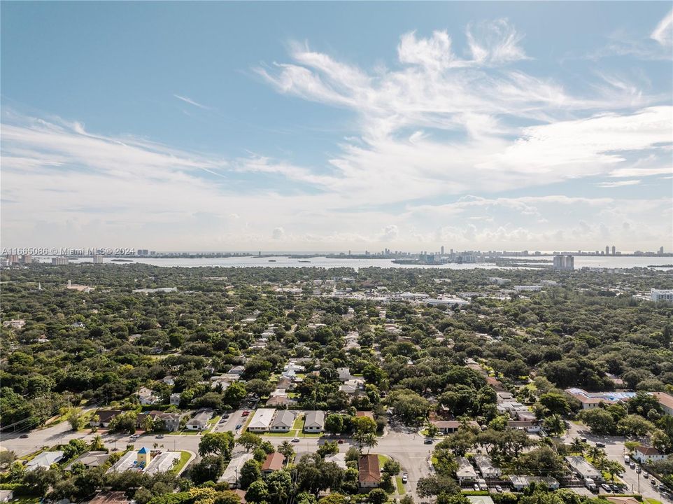 For Sale: $1,275,000 (4 beds, 2 baths, 1865 Square Feet)