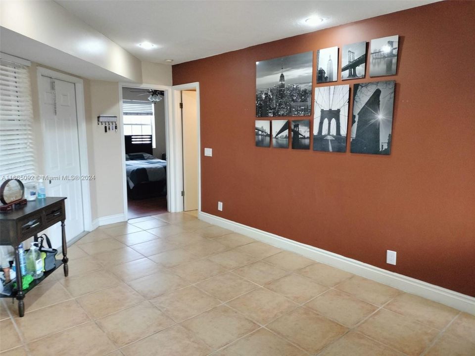 For Sale: $234,900 (2 beds, 2 baths, 985 Square Feet)