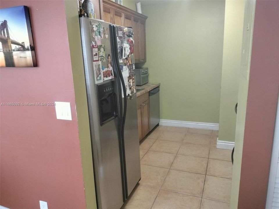 For Sale: $234,900 (2 beds, 2 baths, 985 Square Feet)