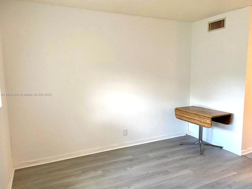 For Rent: $1,600 (1 beds, 1 baths, 614 Square Feet)