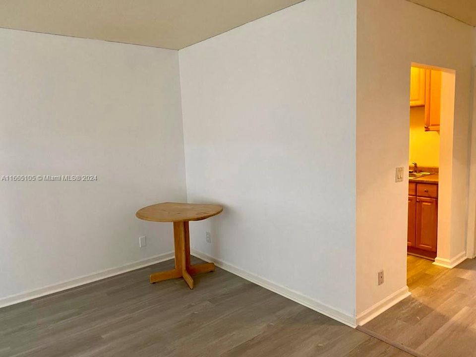 For Rent: $1,600 (1 beds, 1 baths, 614 Square Feet)