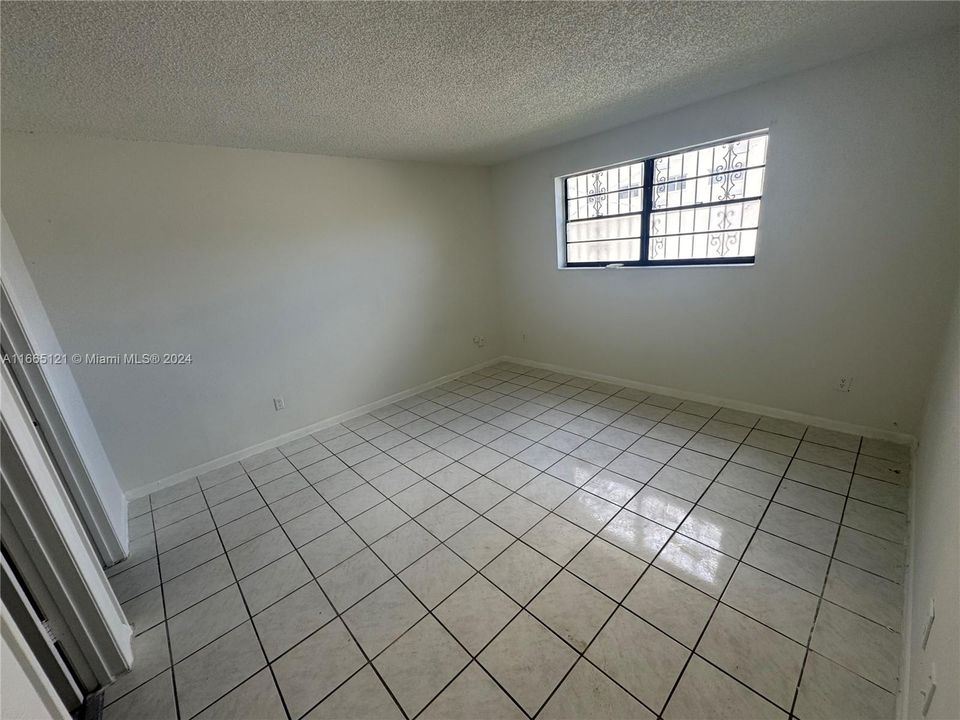 For Rent: $2,300 (2 beds, 2 baths, 6882 Square Feet)