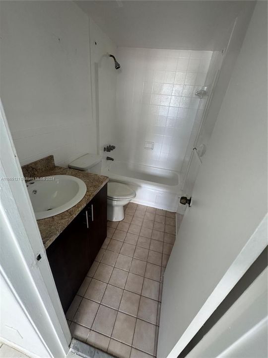 For Rent: $2,300 (2 beds, 2 baths, 6882 Square Feet)