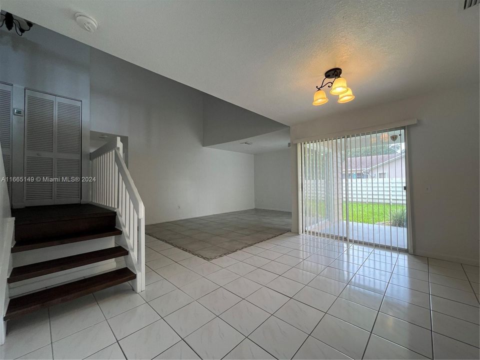 For Rent: $3,200 (3 beds, 2 baths, 1799 Square Feet)