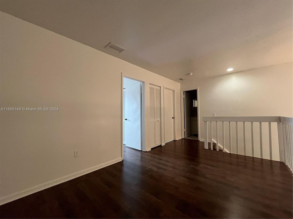 For Rent: $3,200 (3 beds, 2 baths, 1799 Square Feet)