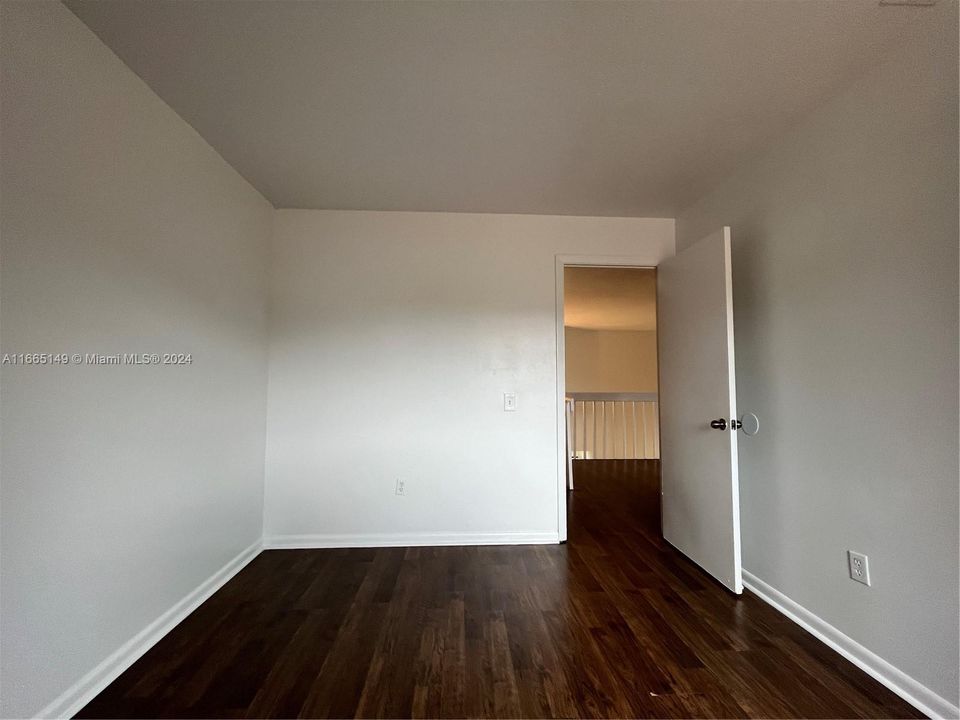 For Rent: $3,200 (3 beds, 2 baths, 1799 Square Feet)