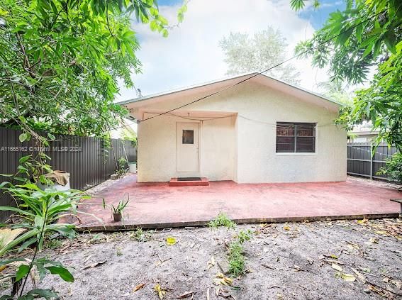 For Sale: $499,000 (3 beds, 2 baths, 1236 Square Feet)