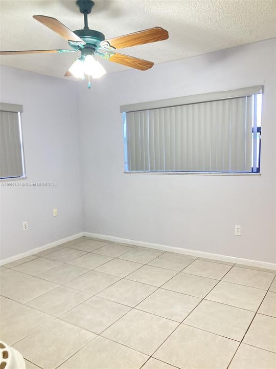 For Rent: $2,400 (3 beds, 1 baths, 2083 Square Feet)