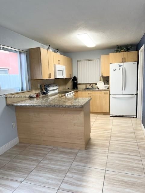 For Rent: $1,700 (1 beds, 1 baths, 2405 Square Feet)