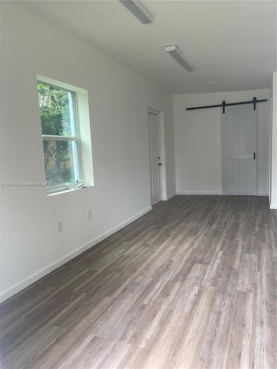 For Rent: $4,800 (2 beds, 1 baths, 1056 Square Feet)