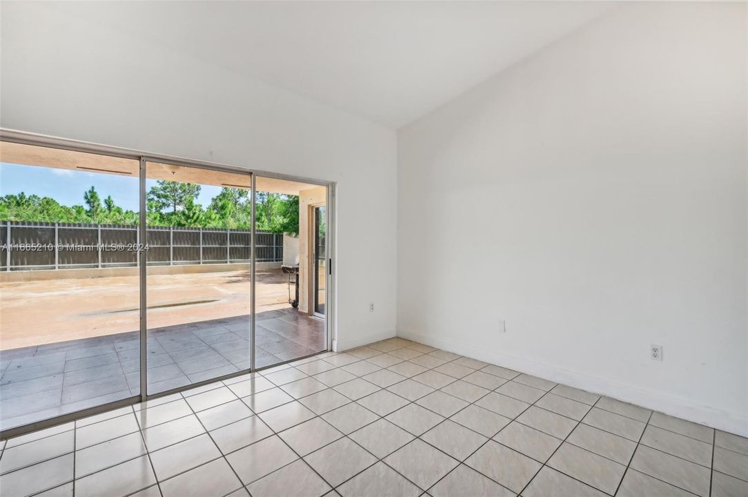 For Sale: $580,000 (3 beds, 2 baths, 1443 Square Feet)