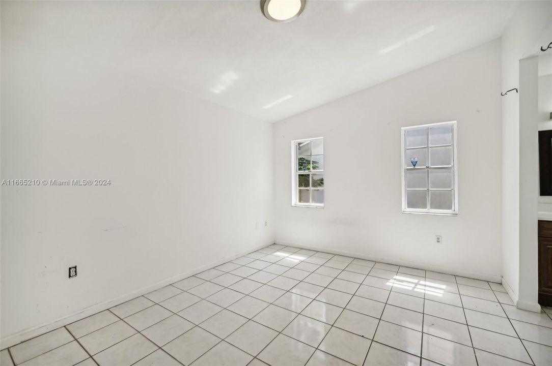 For Sale: $580,000 (3 beds, 2 baths, 1443 Square Feet)