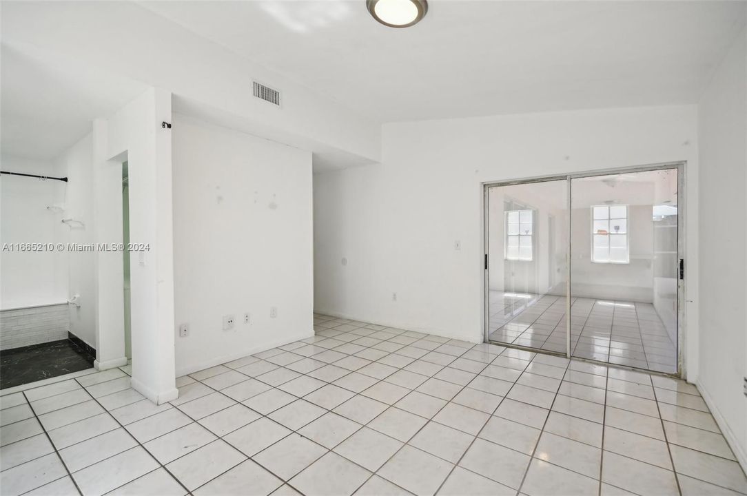 En Venta: $580,000 (3 camas, 2 baños, 1443 Pies cuadrados)