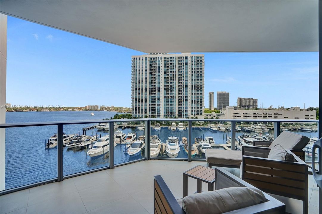 Active With Contract: $6,400 (2 beds, 2 baths, 1670 Square Feet)