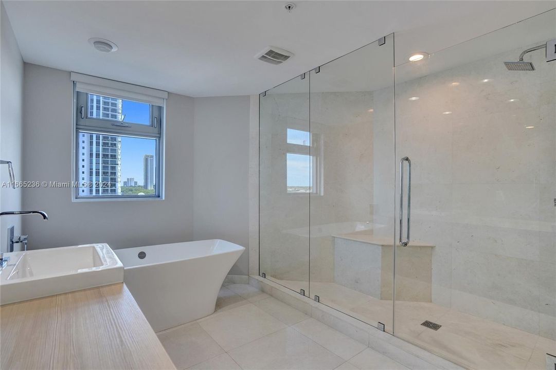 Active With Contract: $6,400 (2 beds, 2 baths, 1670 Square Feet)