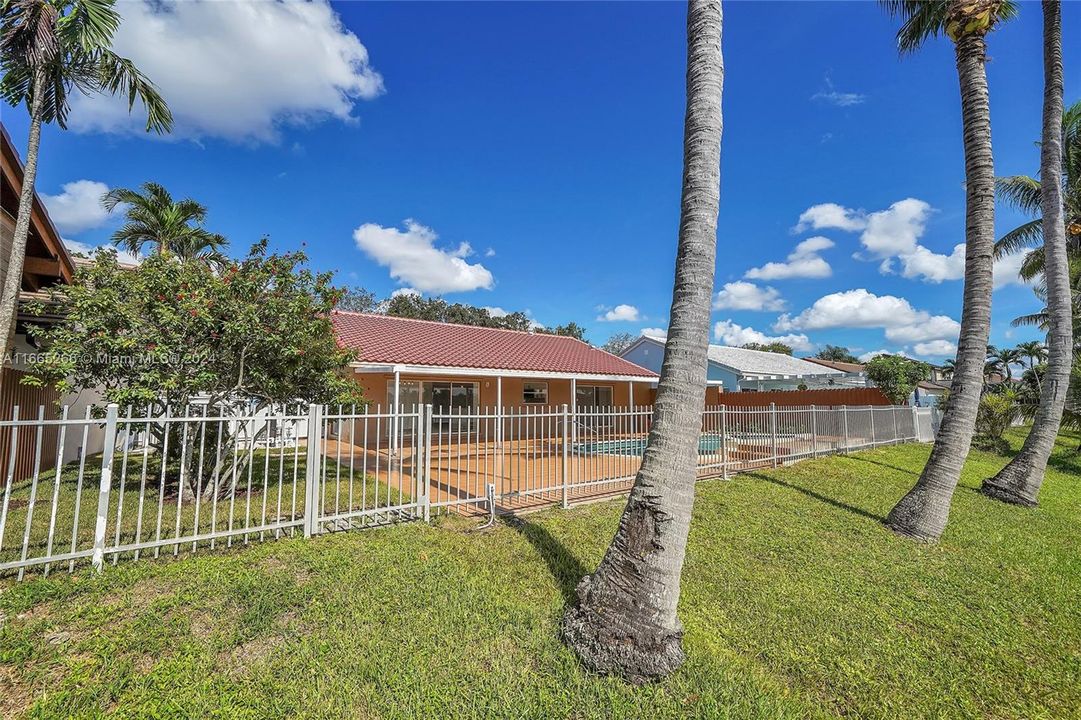 For Sale: $780,000 (3 beds, 2 baths, 1756 Square Feet)