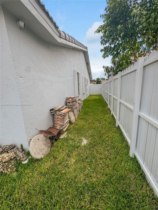 For Sale: $700,000 (3 beds, 2 baths, 1588 Square Feet)